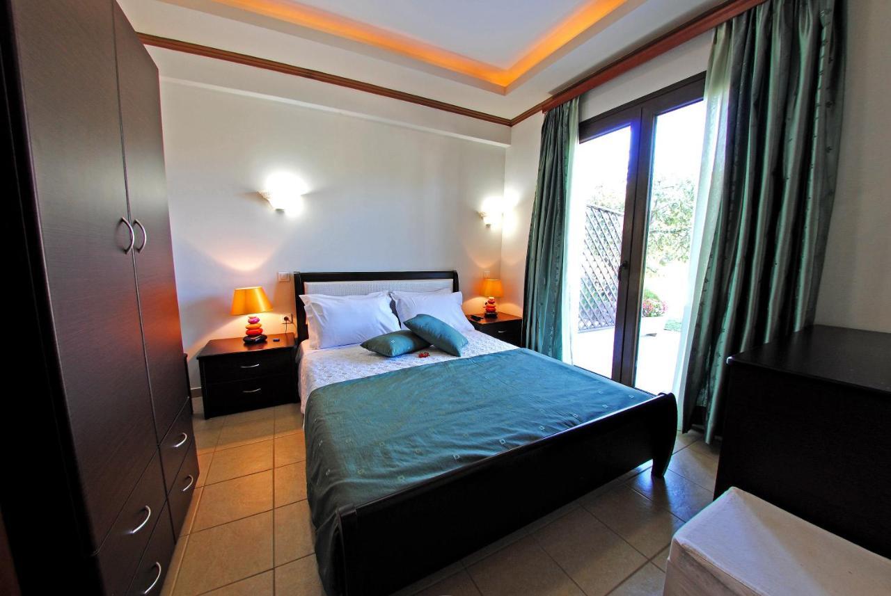 Dionysus Apartments & Suites 이에리소스 객실 사진